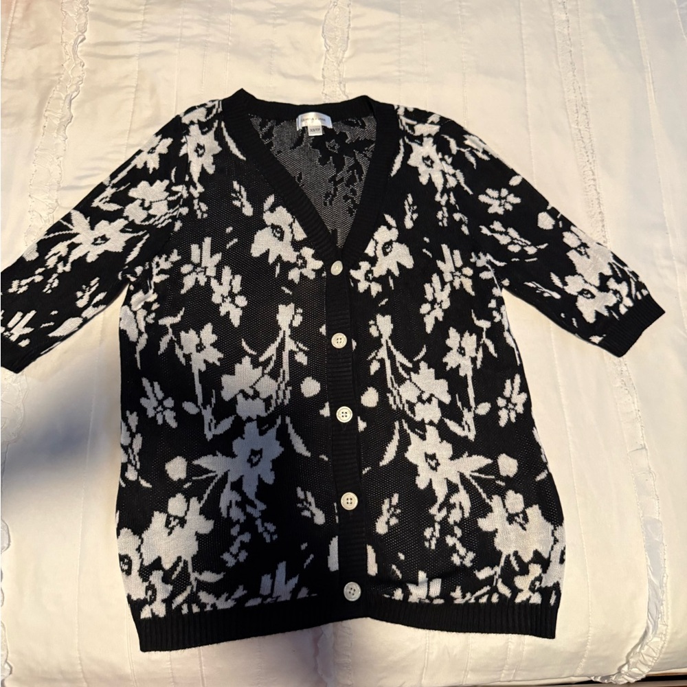 Black & White Floral V-Neck Button Cardigan Sweater